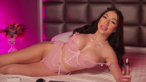 Snapshot of _anna_bloom chatting on 02-04-25, 02:39 Anna online show from 02-04-25, 02:39