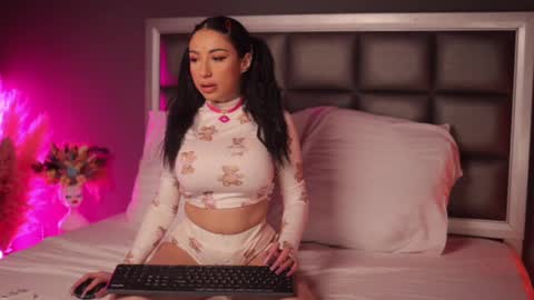 Snapshot of _anna_bloom chatting on 02-09-25, 08:24 Anna online show from 02-09-25, 08:24