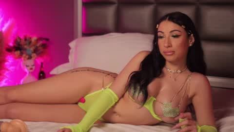 Snapshot of _anna_bloom chatting on 02-11-25, 02:35 Anna online show from 02-11-25, 02:35