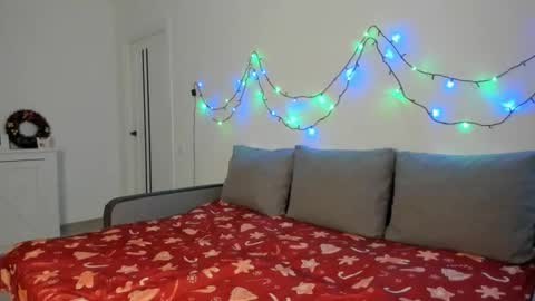 Anna online show from 11-28-25, 03:25