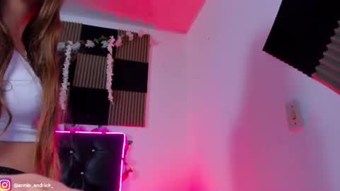 Annie Andrick online show from 06-19-26, 11:14