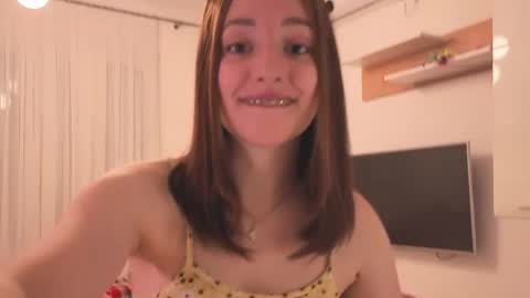 Snapshot of _annieone chatting on 04-21-26, 09:59 Anna online show from 04-21-26, 09:59