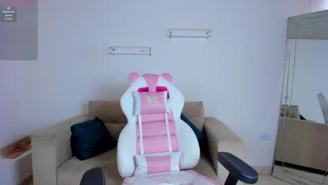 Snapshot of _april_smith_ chatting on 02-19-26, 12:12 online show from 02-19-26, 12:12