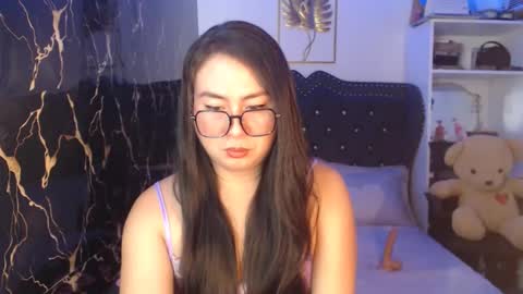 Snapshot of _arah chatting on 09-18-25, 01:24 arah online show from 09-18-25, 01:24