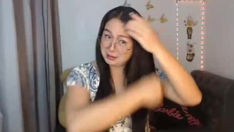 Snapshot of _arah chatting on 09-29-25, 11:37 arah online show from 09-29-25, 11:37