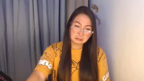 Snapshot of _arah chatting on 10-15-25, 12:05 arah online show from 10-15-25, 12:05