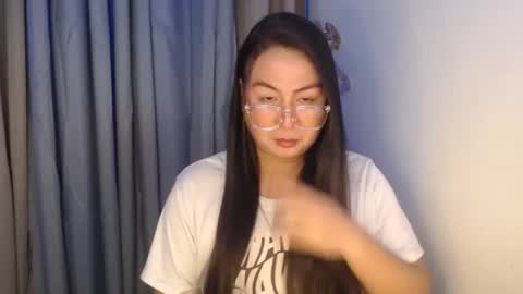 Snapshot of _arah chatting on 10-17-25, 11:57 arah online show from 10-17-25, 11:57