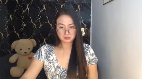 Snapshot of _arah chatting on 10-23-25, 07:18 arah online show from 10-23-25, 07:18