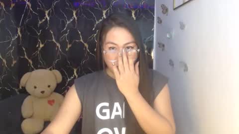 Snapshot of _arah chatting on 11-16-25, 10:32 arah online show from 11-16-25, 10:32