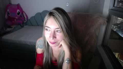 Snapshot of _arianalzate_ chatting on 12-13-24, 11:39 60 online show from 12-13-24, 11:39