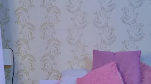 Snapshot of _ariannacruz chatting on 03-08-26, 02:59 Queen Cruz online show from 03-08-26, 02:59