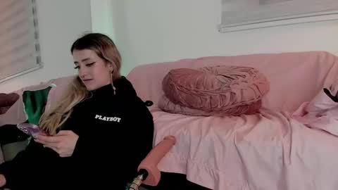 Snapshot of _ariarose_ chatting on 02-03-26, 06:40 Aria online show from 02-03-26, 06:40