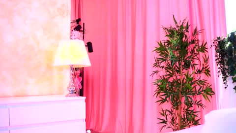 Snapshot of _arielle chatting on 10-14-25, 08:37 Arielle online show from 10-14-25, 08:37