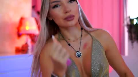 Snapshot of _arielle chatting on 11-03-25, 09:32 Arielle online show from 11-03-25, 09:32