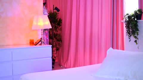 Snapshot of _arielle chatting on 11-05-25, 09:42 Arielle online show from 11-05-25, 09:42