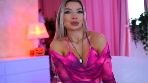 Snapshot of _arielle chatting on 11-07-25, 10:26 Arielle online show from 11-07-25, 10:26