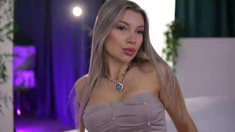 Arielle online show from 05-08-26, 07:25