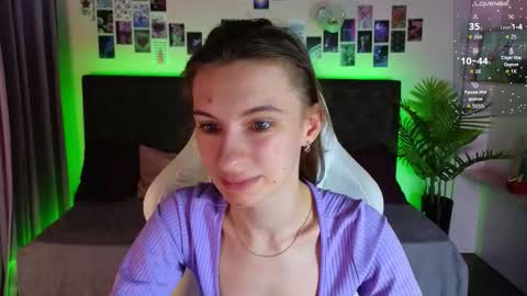 _ash_leyy_ online show from 11-21-25, 07:51