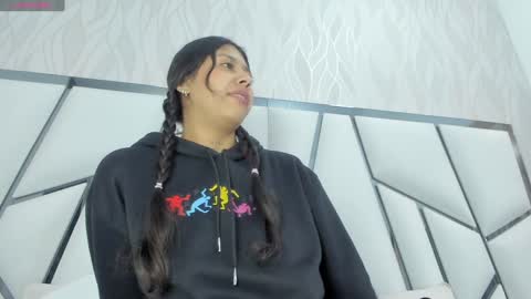 Snapshot of _aurora18 chatting on 12-28-24, 03:04 Aura online show from 12-28-24, 03:04