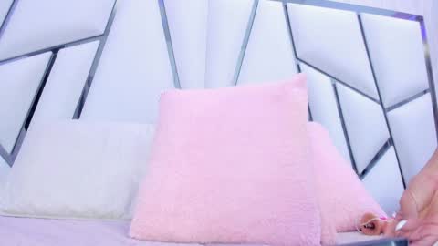 Snapshot of _aurora18 chatting on 01-22-25, 04:23 Aura online show from 01-22-25, 04:23