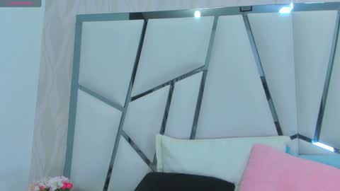 Snapshot of _aurora18 chatting on 02-09-25, 03:11 Aura online show from 02-09-25, 03:11