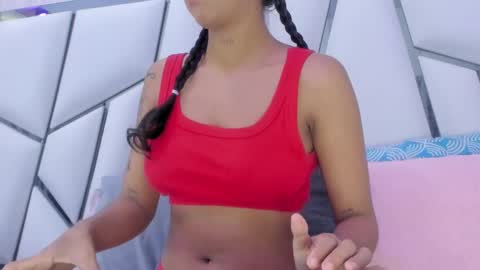 Snapshot of _aurora18 chatting on 02-20-25, 03:12 Aura online show from 02-20-25, 03:12