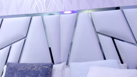 Snapshot of _aurora18 chatting on 02-25-25, 03:09 Aura online show from 02-25-25, 03:09