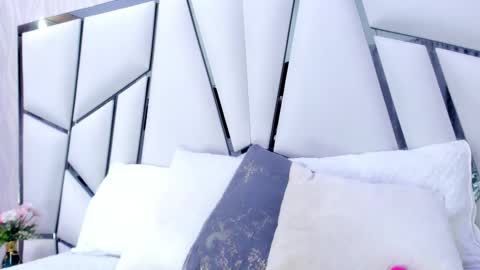 Snapshot of _aurora18 chatting on 02-26-25, 03:10 Aura online show from 02-26-25, 03:10