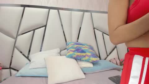 Snapshot of _aurora18 chatting on 09-25-25, 03:10 Aura online show from 09-25-25, 03:10