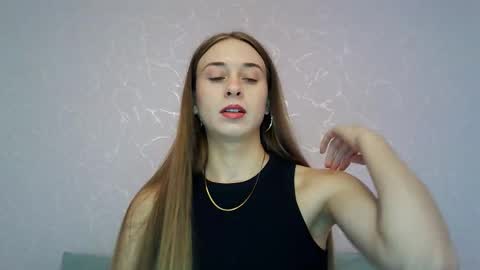 _aurora_sweet online show from 10-08-25, 07:50