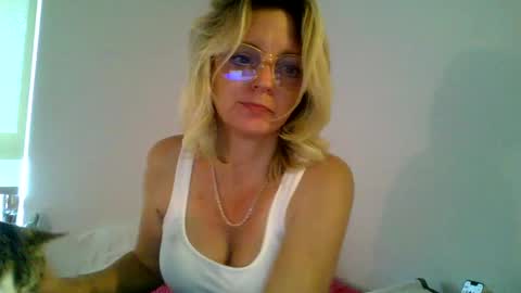_ava__may_ online show from 09-17-25, 07:37
