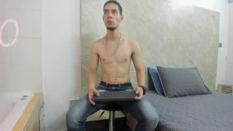 Snapshot of _axel_09 chatting on 04-10-26, 03:56 _axel_09 online show from 04-10-26, 03:56