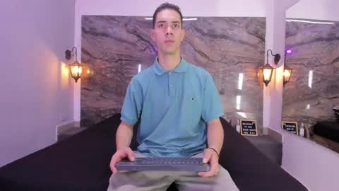 Snapshot of _axel_09 chatting on 05-10-26, 03:44 _axel_09 online show from 05-10-26, 03:44