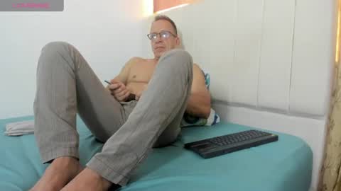 Snapshot of _axelking1_ chatting on 07-01-26, 02:29 Axel online show from 07-01-26, 02:29