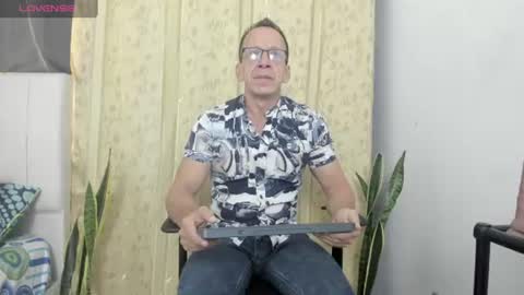 Snapshot of _axelking1_ chatting on 07-08-26, 11:48 Axel online show from 07-08-26, 11:48