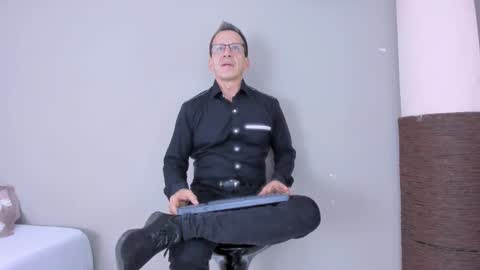 _axelking_ online show from 11-10-25, 11:53