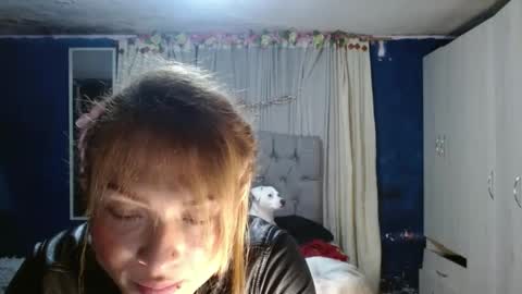 _azalea_65 online show from 09-19-25, 02:13