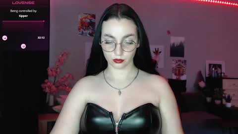 Tiffany online show from 03-12-25, 07:02