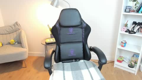 Bella Evans online show from 03-03-25, 08:49