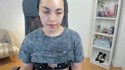 Snapshot of _bellaevans_ chatting on 06-15-26, 04:47 Bella Evans online show from 06-15-26, 04:47