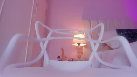 Snapshot of _bianca_18 chatting on 01-10-25, 05:34 Hi guys i am Bianca online show from 01-10-25, 05:34