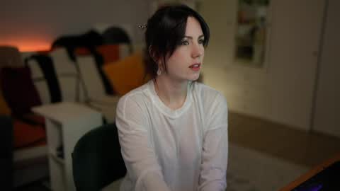 Lili online show from 05-05-26, 07:16