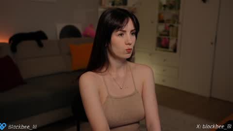 Lili online show from 06-20-26, 05:27