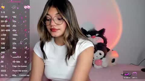 Snapshot of _camilaaa__ chatting on 02-09-25, 08:54 online show from 02-09-25, 08:54