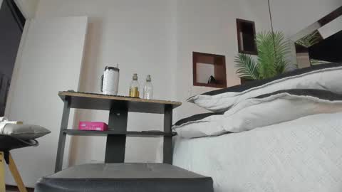 Snapshot of _candy_sweet chatting on 09-28-25, 02:00 Candy online show from 09-28-25, 02:00