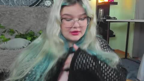 Snapshot of _candym1lky_ chatting on 11-09-25, 07:17 _candym1lky_ online show from 11-09-25, 07:17