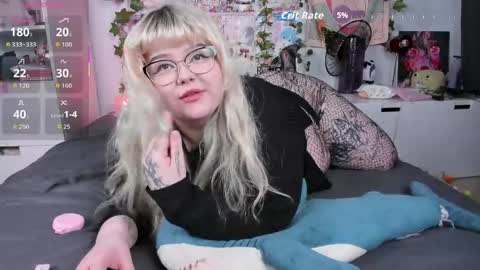 Snapshot of _candym1lky_ chatting on 05-02-26, 06:40 _candym1lky_ online show from 05-02-26, 06:40