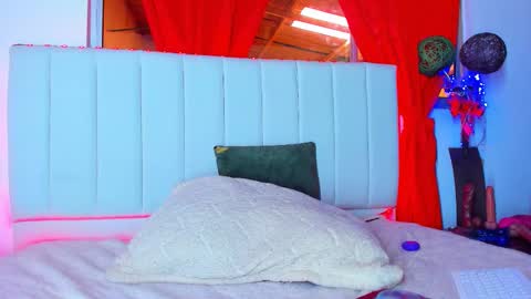 Carolina  online show from 09-26-25, 05:39