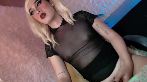 Caroline online show from 03-11-25, 09:13