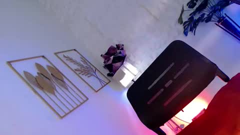 Caroline online show from 10-08-25, 10:18